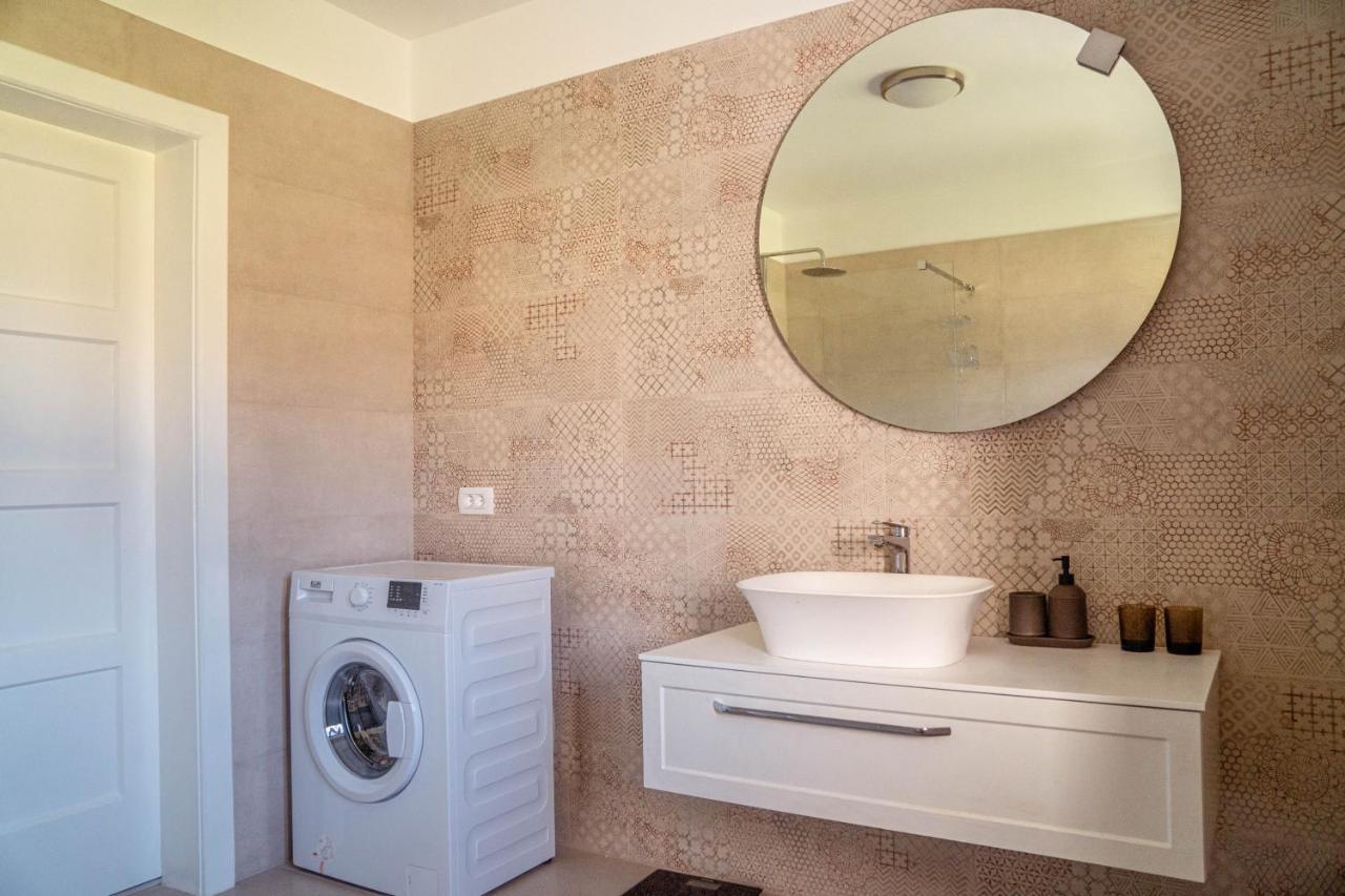Holiday Home Loz Stari Trg pri Lozu Exterior foto